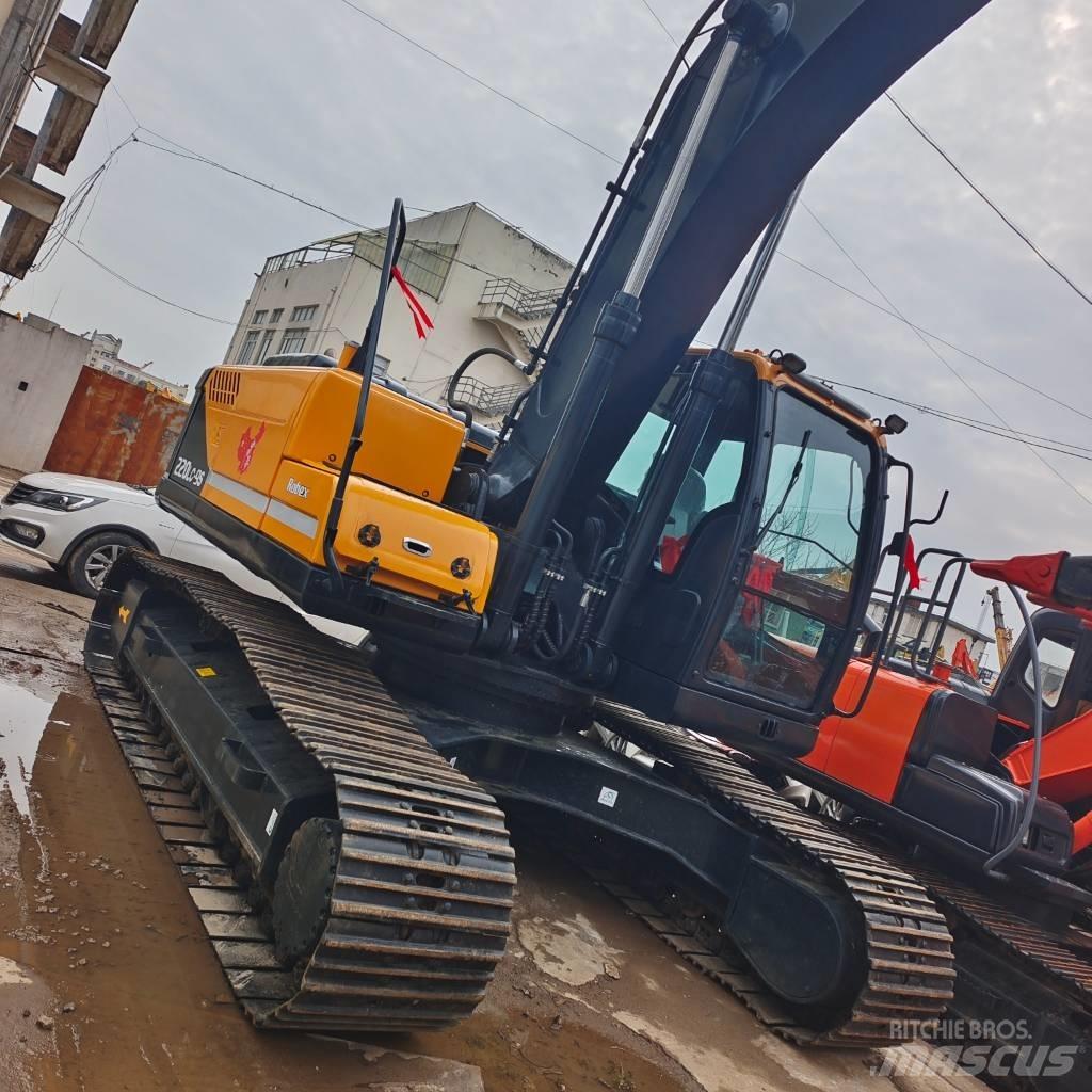 Hyundai 220 LC-9 Гусеничные экскаваторы