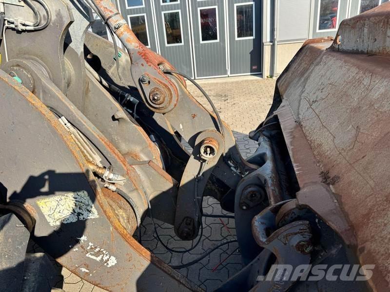 Volvo L90F Фронтальные погрузчики
