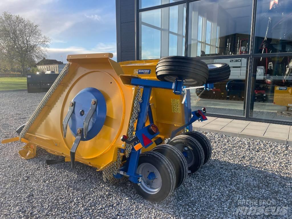Bomford TriWing 4600 Роторные косилки