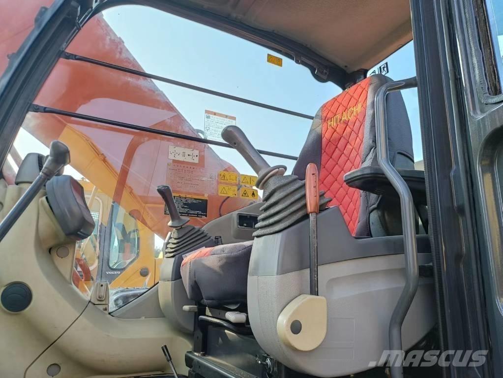 Hitachi ZX 250 LC Гусеничные экскаваторы