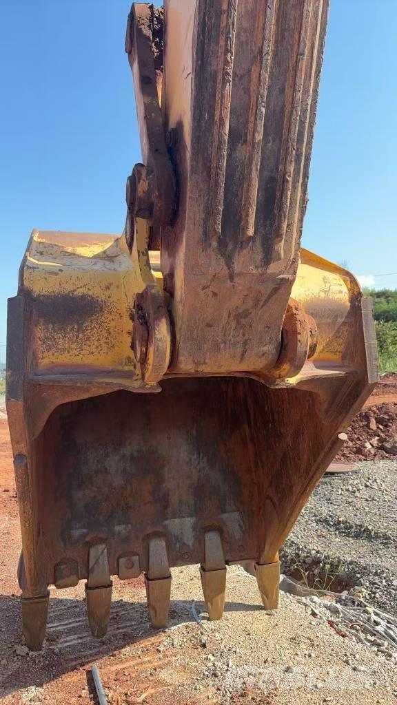 Komatsu PC500LC-10MO Гусеничные экскаваторы