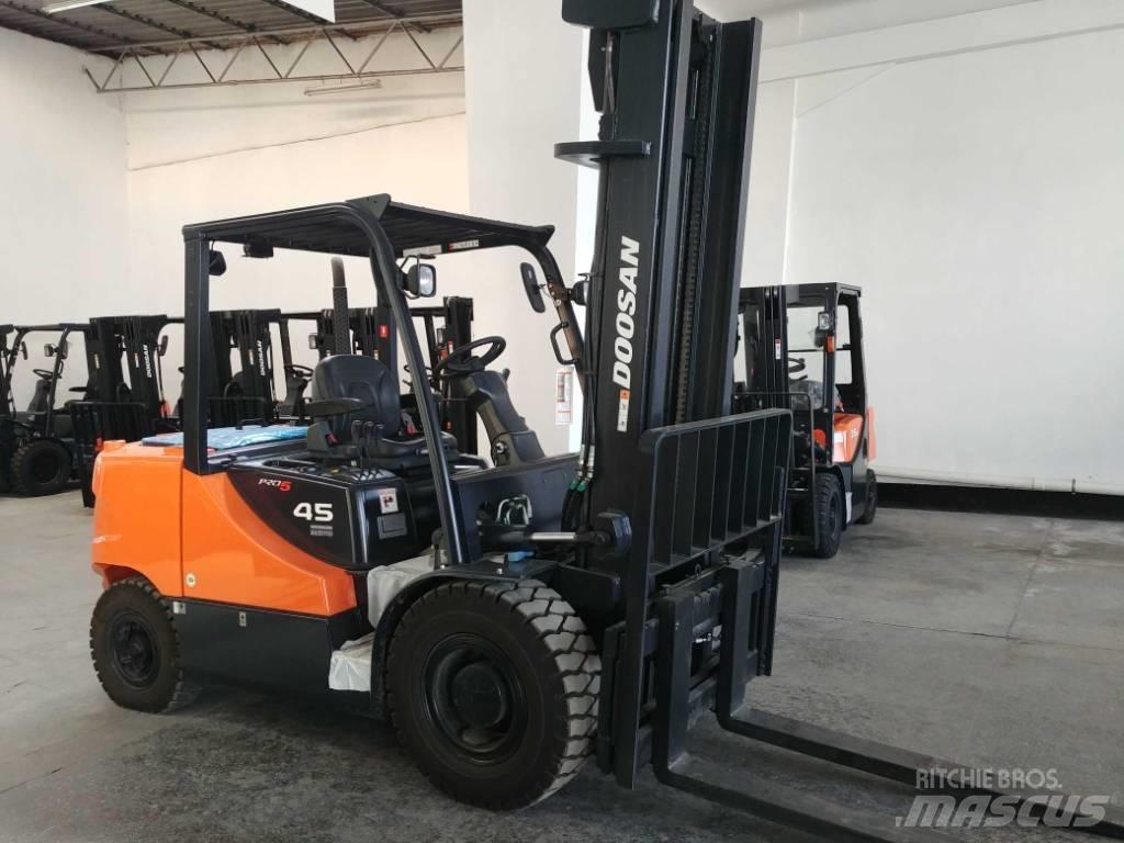 Doosan D45 SC-5 Дизельные погрузчики