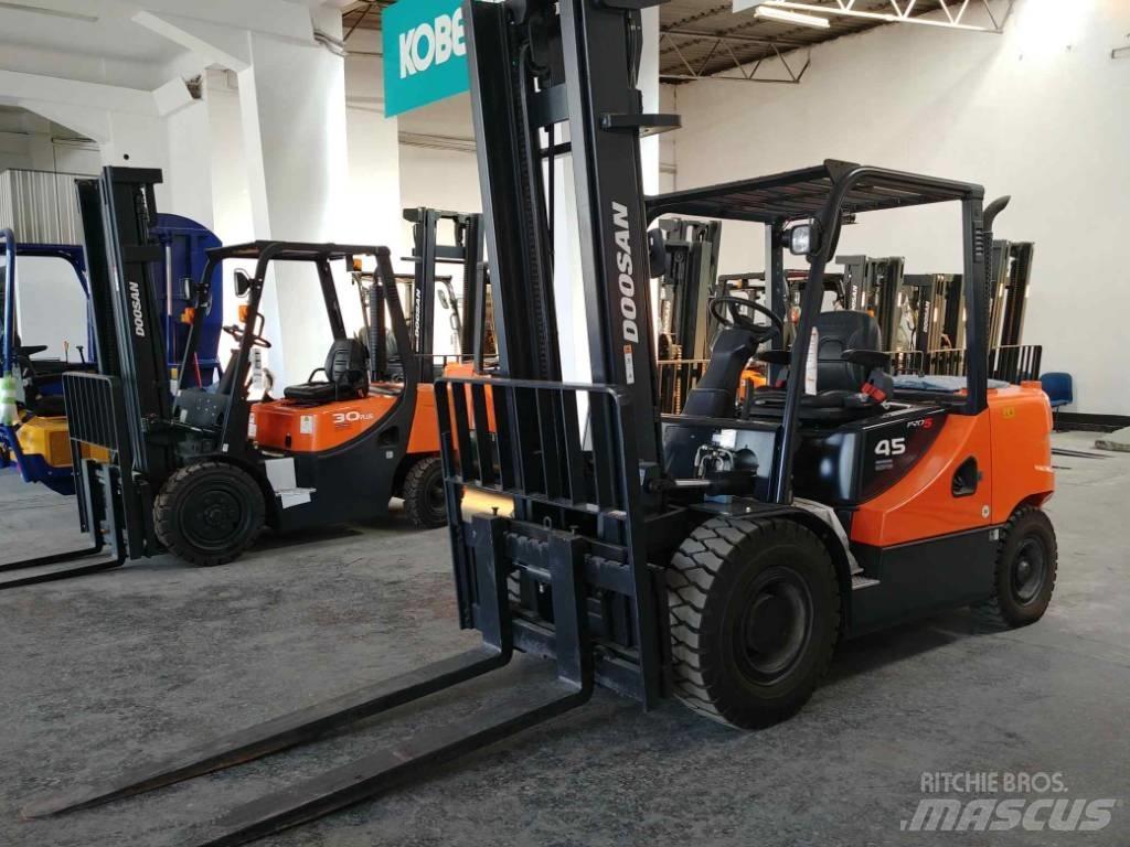 Doosan D45 SC-5 Дизельные погрузчики
