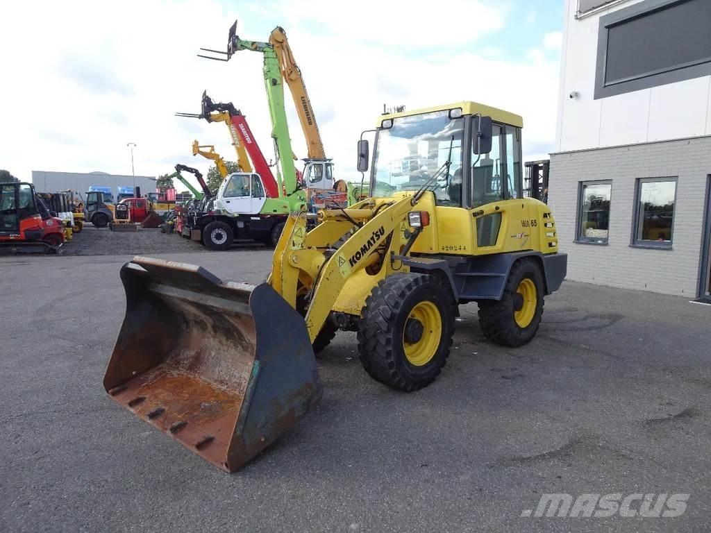 Komatsu WA65-3 Фронтальные погрузчики