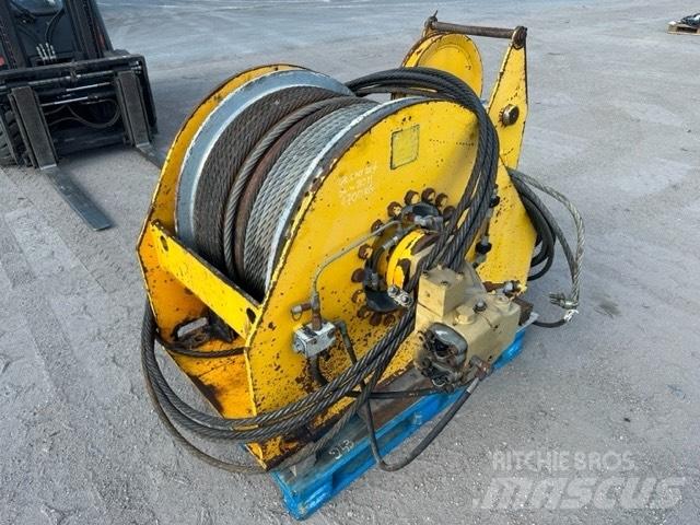 Bauer used winch Комплектующие и запасные части для бурильных установок