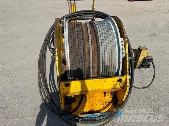 Bauer used winch Комплектующие и запасные части для бурильных установок