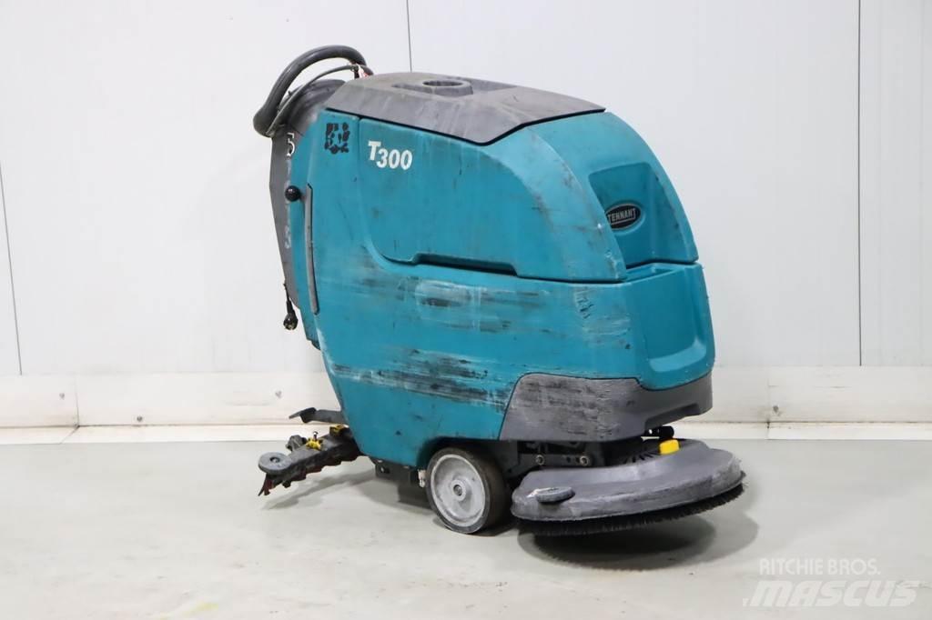 Tennant T300 Вакуумные уборочные машины