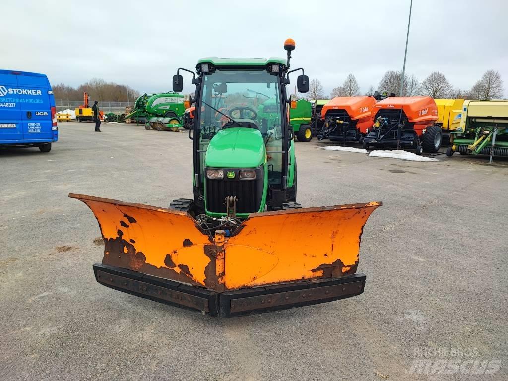 John Deere 3720 Коммунальные тракторы