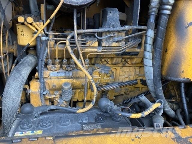 Komatsu GD 405 A-2 Грейдеры