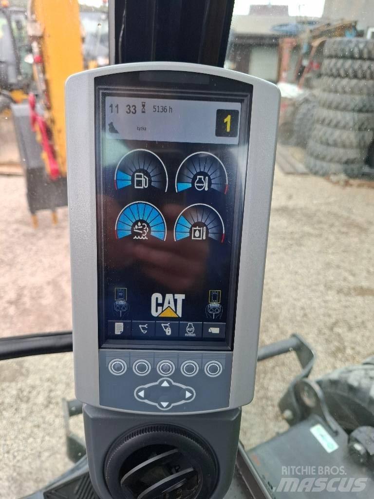 CAT 313 D Колёсные экскаваторы