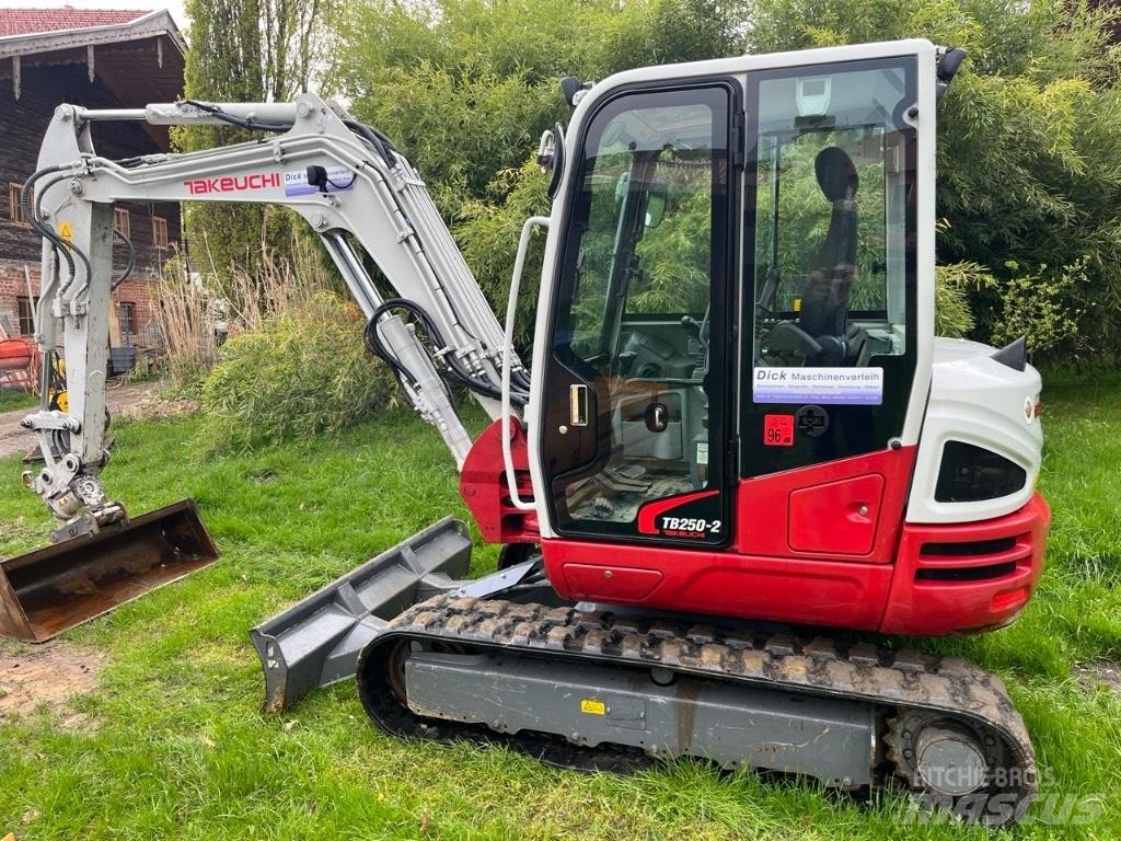 Takeuchi TB250-2 Мини-экскаваторы