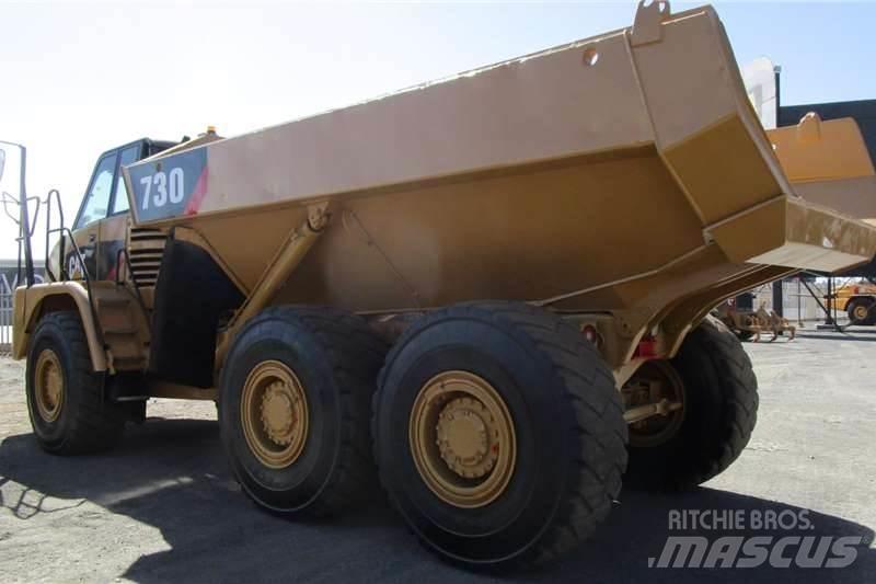 CAT 730 Шарнирно-сочленённые самосвалы
