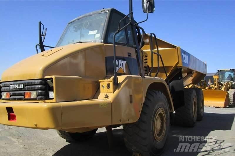 CAT 730 Шарнирно-сочленённые самосвалы