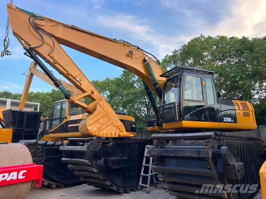 CAT 320 D2 Экскаваторы-амфибии