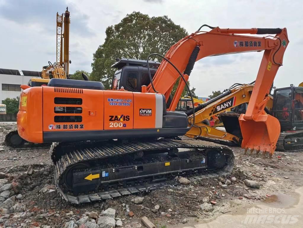 Hitachi ZX 200 Гусеничные экскаваторы