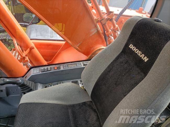 Doosan DX 300 Гусеничные экскаваторы