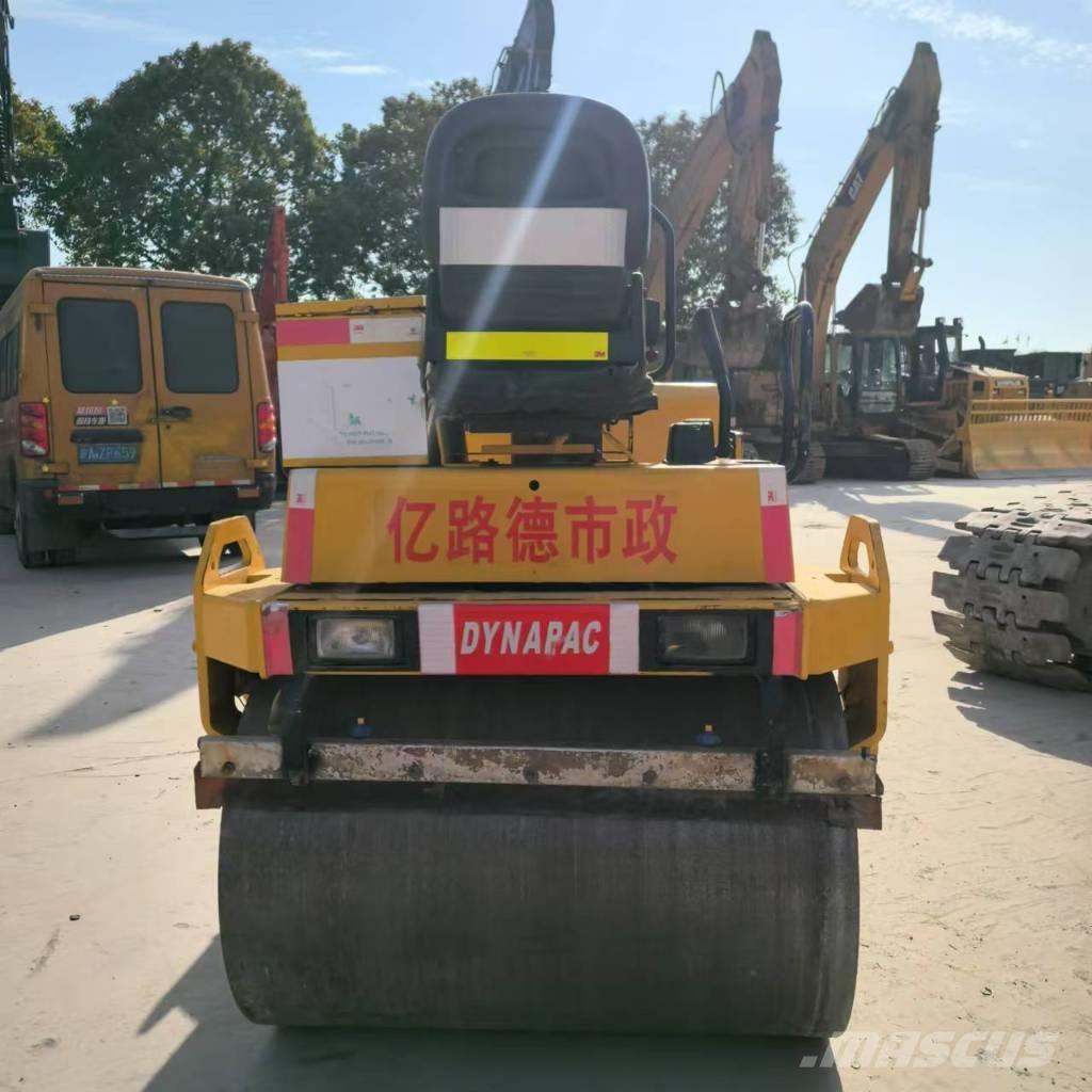 Dynapac CC 142 Катки тротуарные