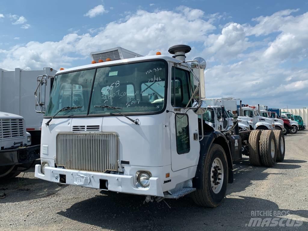 Autocar WX64 Шасси с кабиной