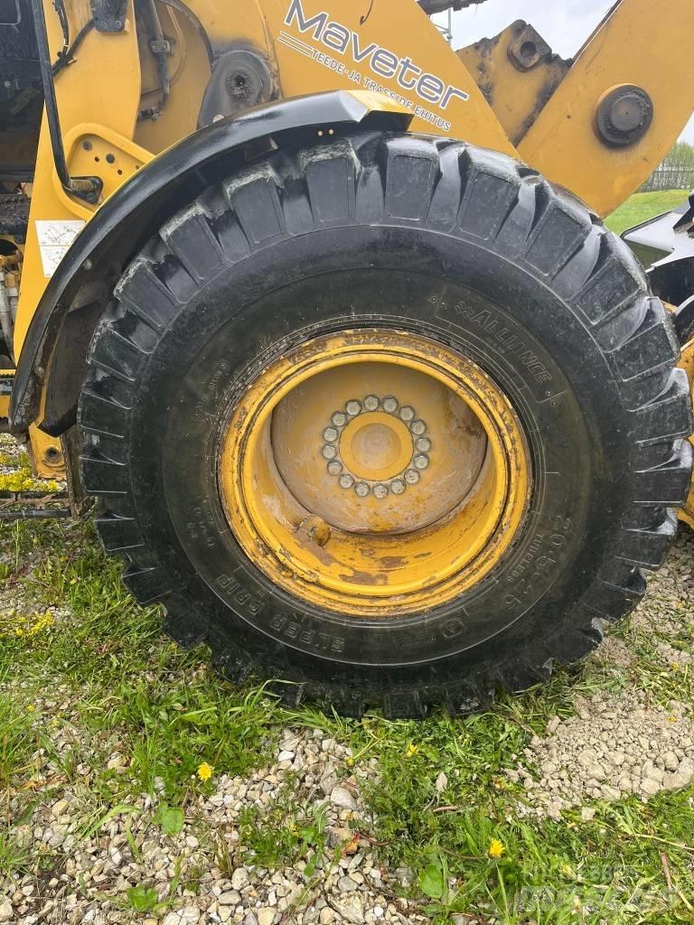 CAT 926M Фронтальные погрузчики