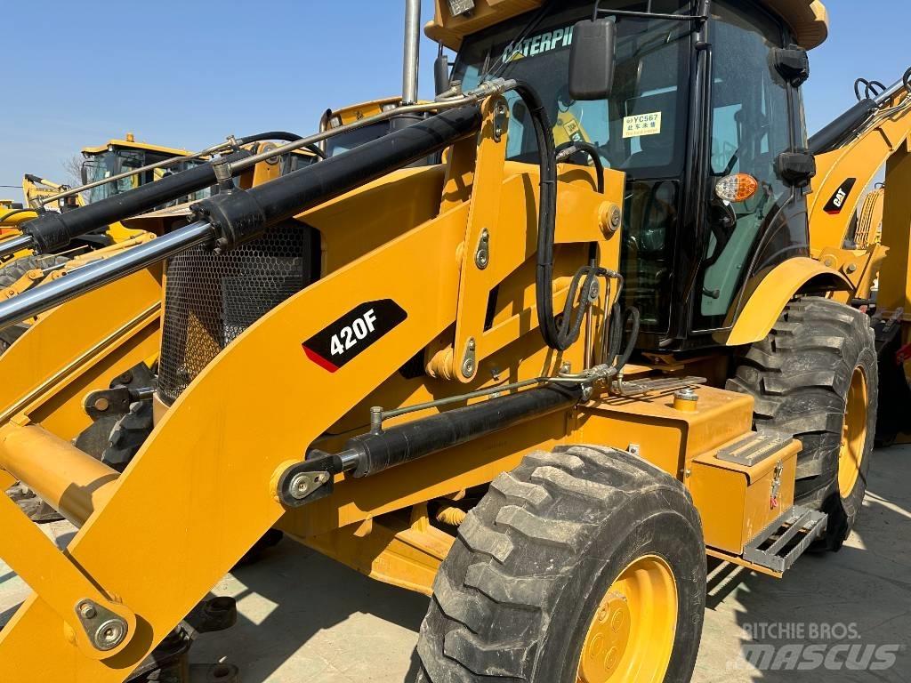 CAT 420F Фронтальные погрузчики