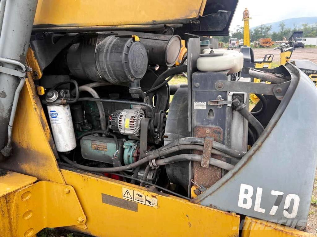 Volvo BL 70 Экскаваторы-погрузчики