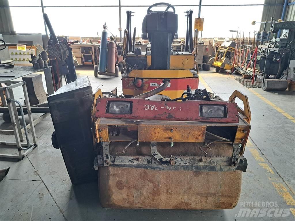 Dynapac CC102 Строительная техника - Другие