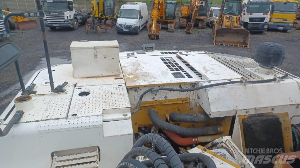 CAT 328 D L Гусеничные экскаваторы