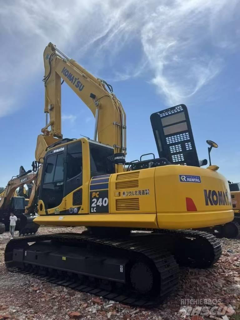 Komatsu 240LC-8 Гусеничные экскаваторы