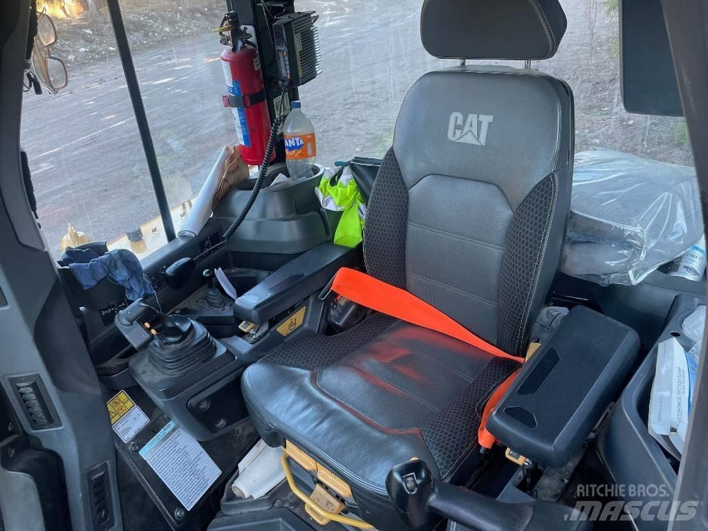 CAT D 6 XE LGP Гусеничные бульдозеры
