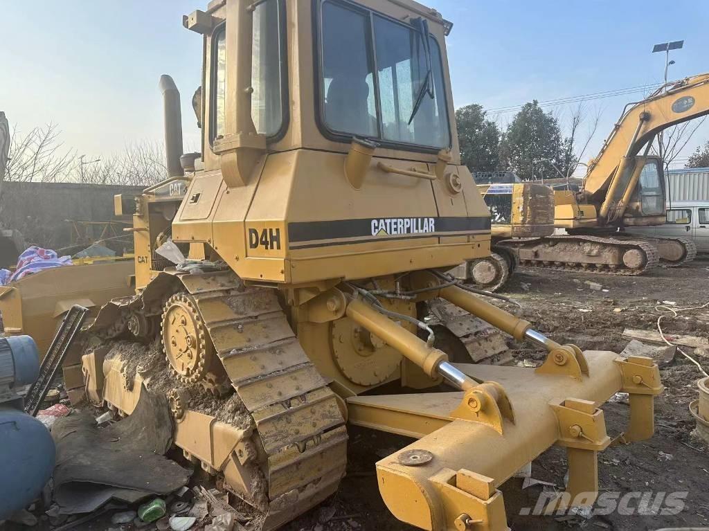 CAT D4H Гусеничные бульдозеры