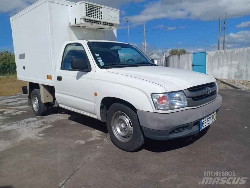 Toyota Hilux Бортовые фургоны