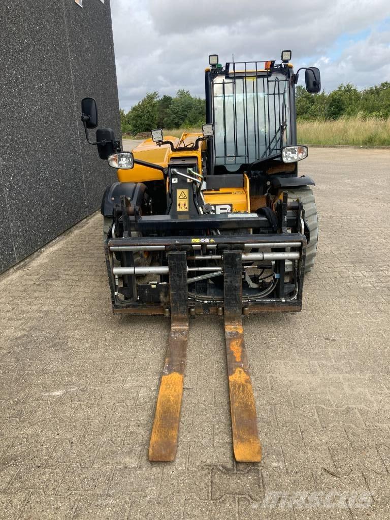 JCB 525-60 E Телескопические погрузчики