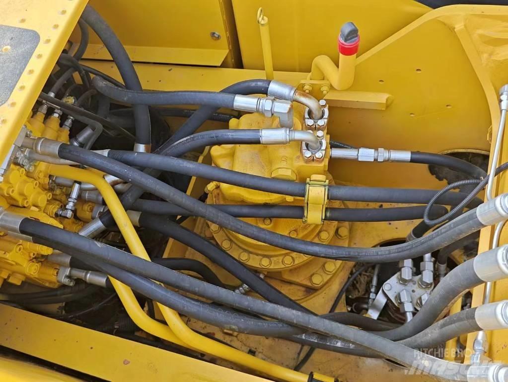Komatsu PC 200 Гусеничные экскаваторы
