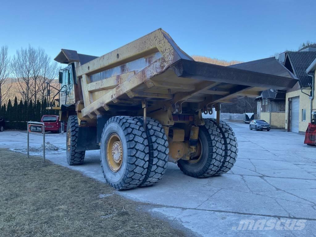 Komatsu HD405-6 Карьерные самосвалы