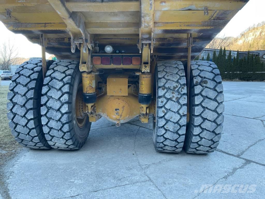 Komatsu HD405-6 Карьерные самосвалы