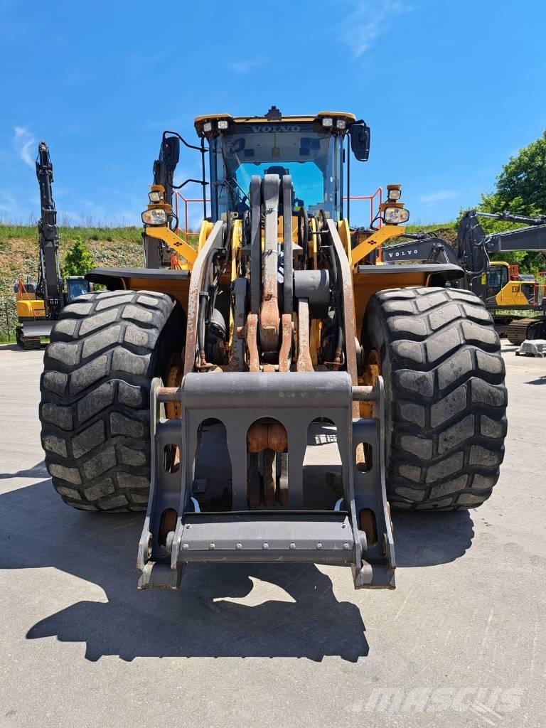 Volvo L 220 H Фронтальные погрузчики