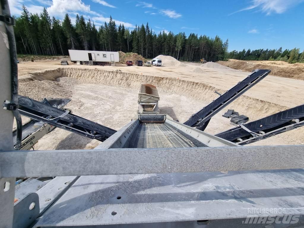 Metso ST 4.8 Мобильные грохоты