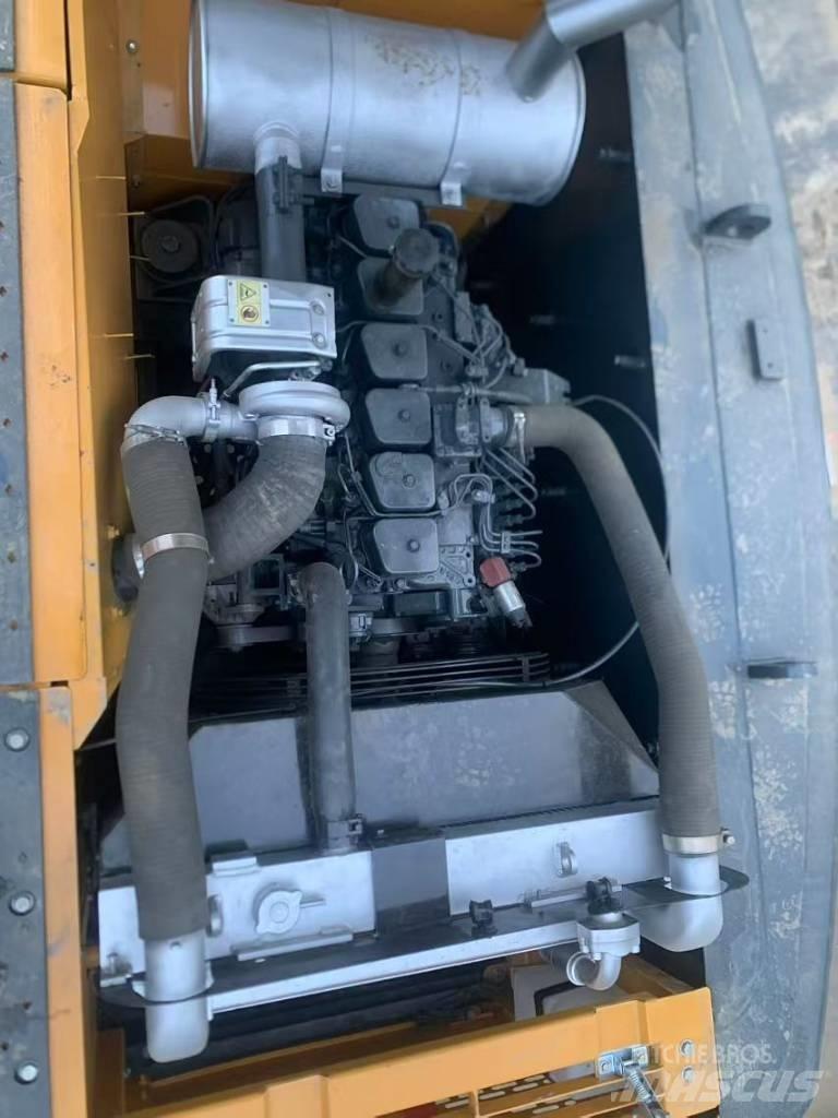 Hyundai R220LC-9S Гусеничные экскаваторы
