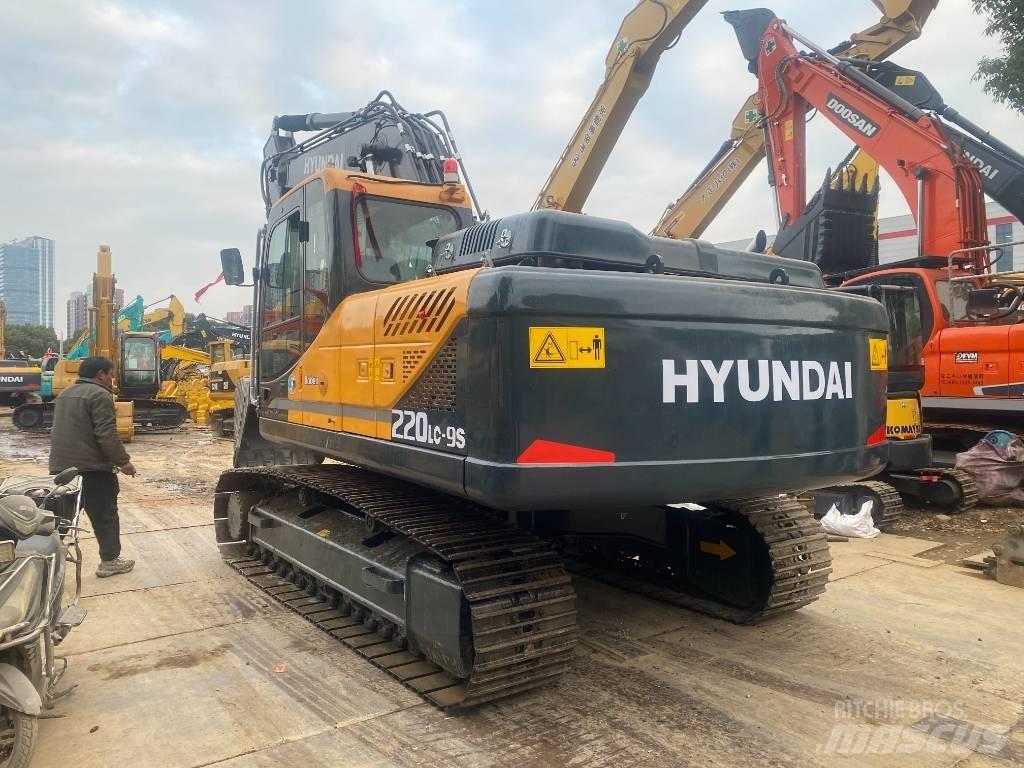 Hyundai R220LC-9S Гусеничные экскаваторы