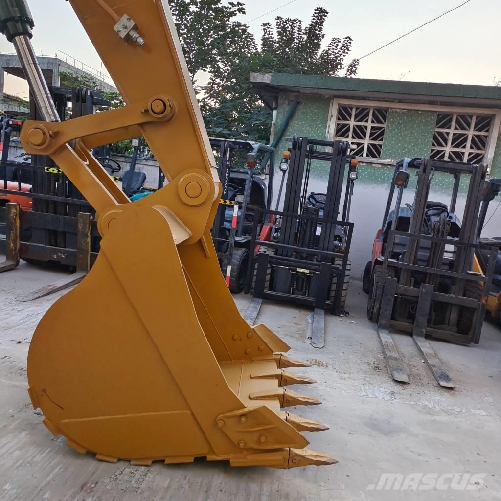 CAT 330 D 2 L Гусеничные экскаваторы