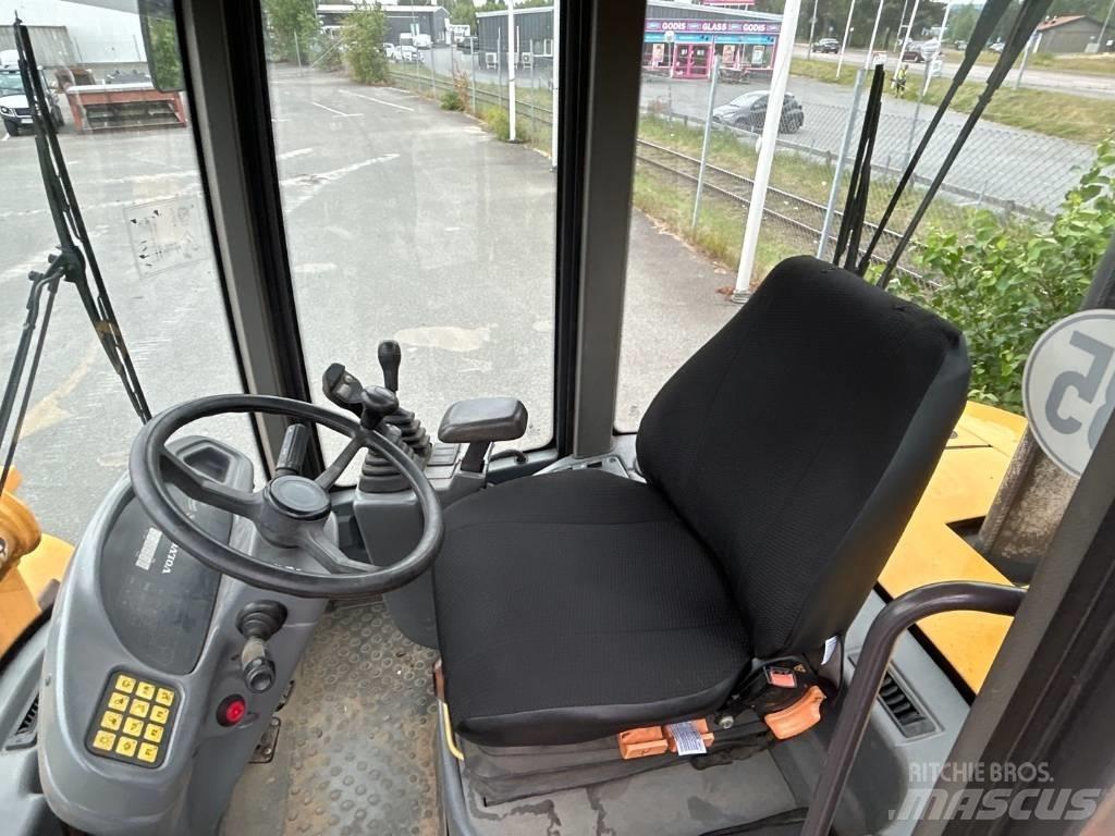 Volvo L 40 B Фронтальные погрузчики