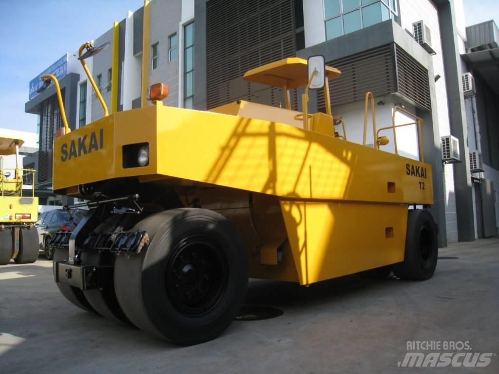 Sakai T2 Пневматические катки