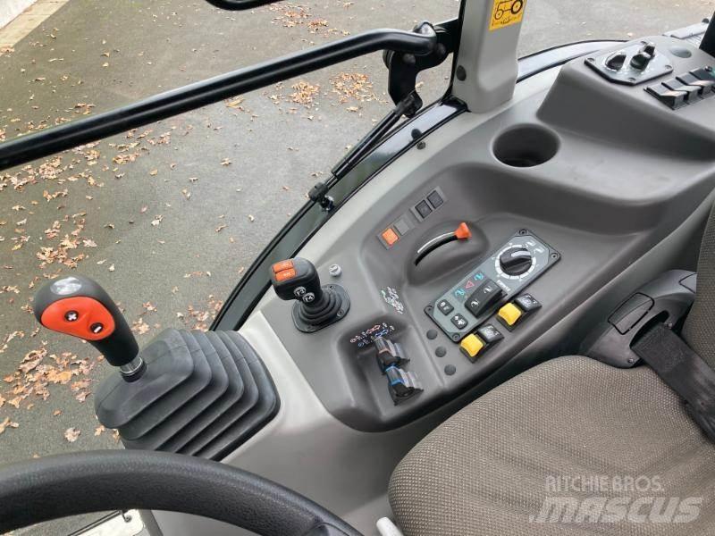 CLAAS NEXOS 240 M Трактора