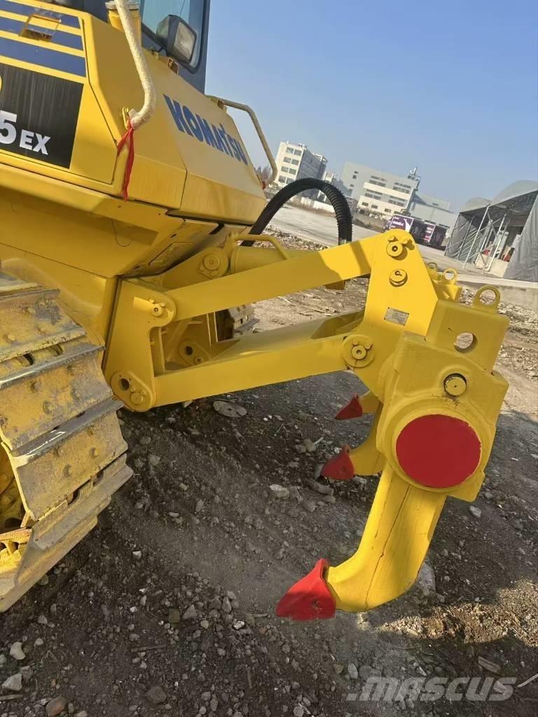Komatsu D 85 E Гусеничные бульдозеры