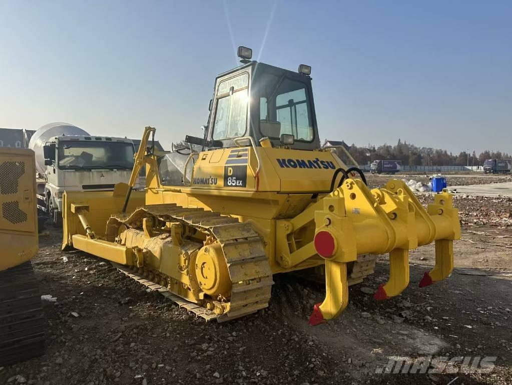 Komatsu D 85 E Гусеничные бульдозеры