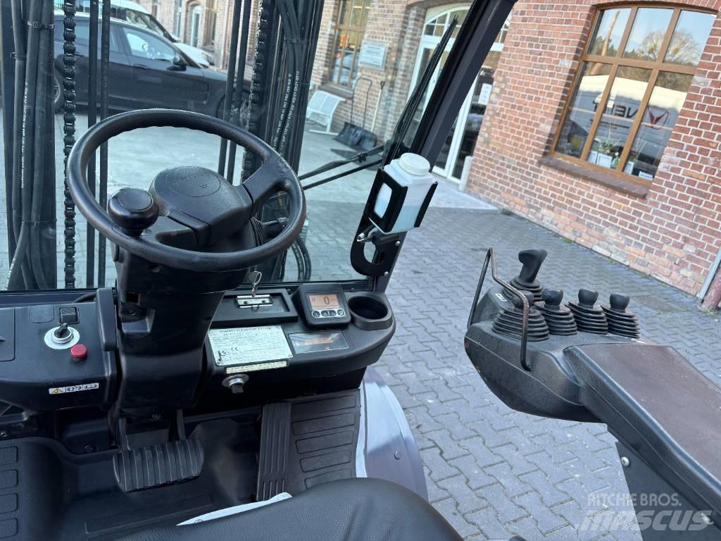 Toyota 06-8FDF30 Дизельные погрузчики