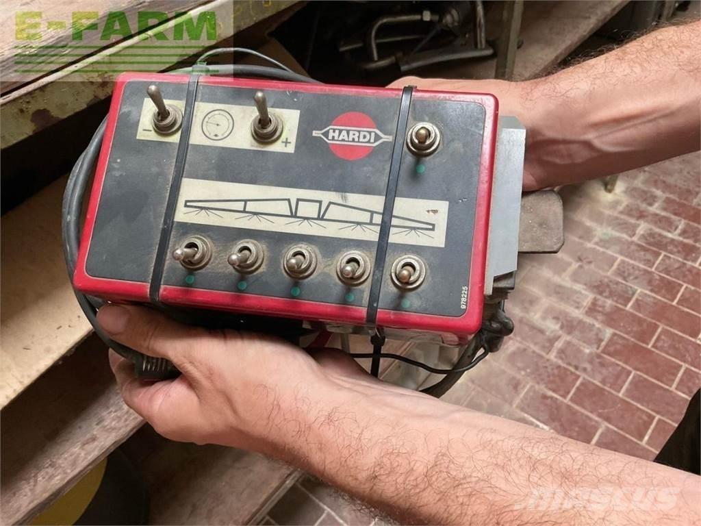 Hardi Commander Прицепные опрыскиватели