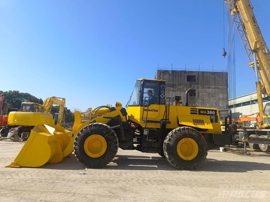 Komatsu WA 380-3 Фронтальные погрузчики