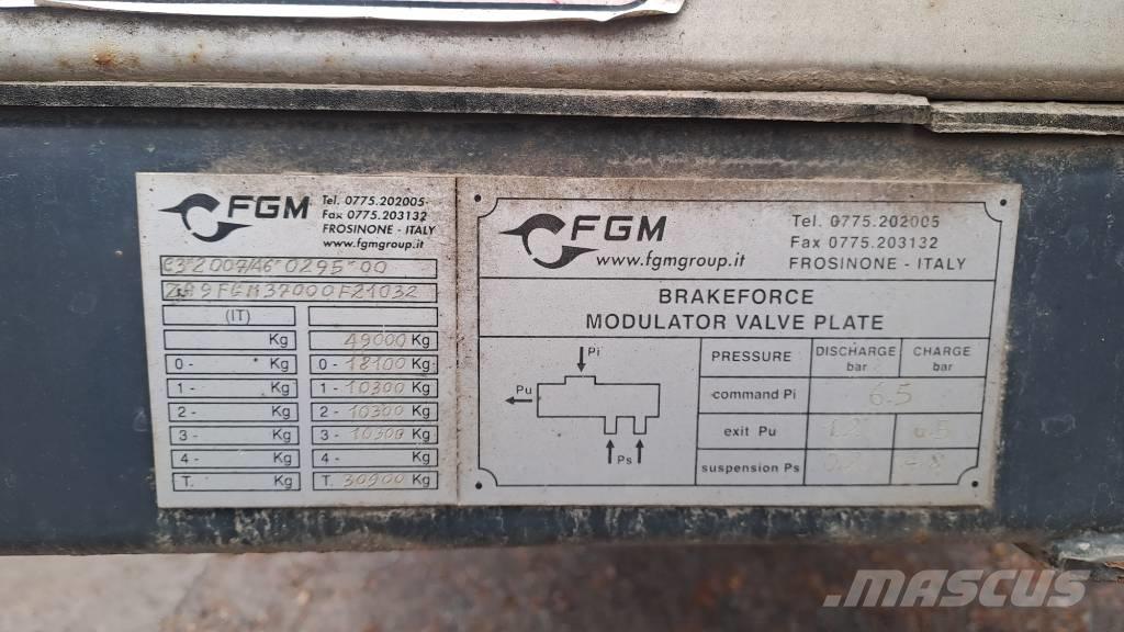 FGM FGM37 Низкорамные полуприцепы