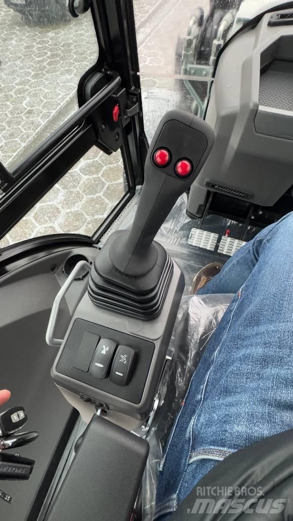 Hidromek 102B Экскаваторы-погрузчики